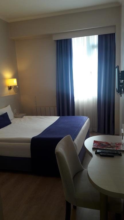 Walk In Hotel Izmir Exterior foto