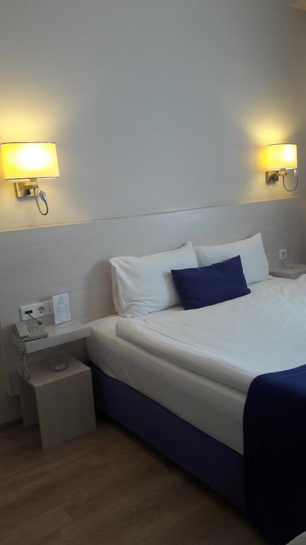 Walk In Hotel Izmir Exterior foto