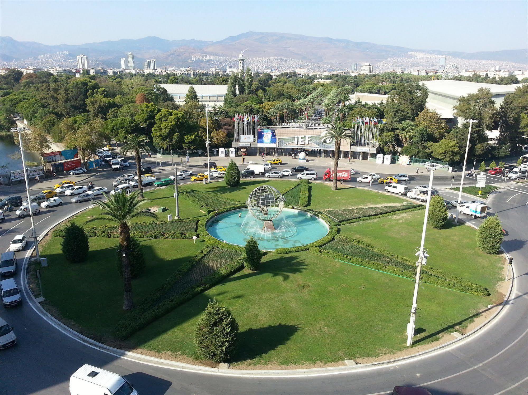 Walk In Hotel Izmir Exterior foto